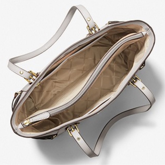 Voyager Small Saffiano Leather Tote Bag
Style# 30H1GV6T4T
NWT
COLOR: Pearl Gray - Picture 12 of 16